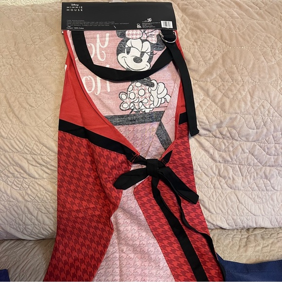 Disney Minnie Mouse Adult Apron - Picture 6 of 6
